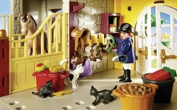 PLAYMOBIL 5221 Duża stadnina koni z boksami stajennym - obrazek 2
